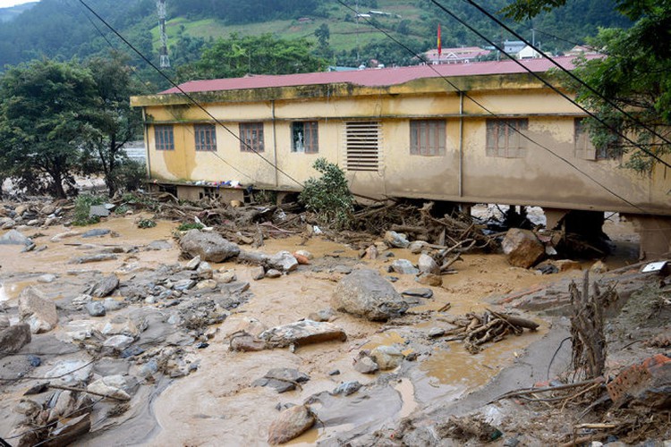 ​Locals killed, missing as flashflood sweeps through northern Vietnam