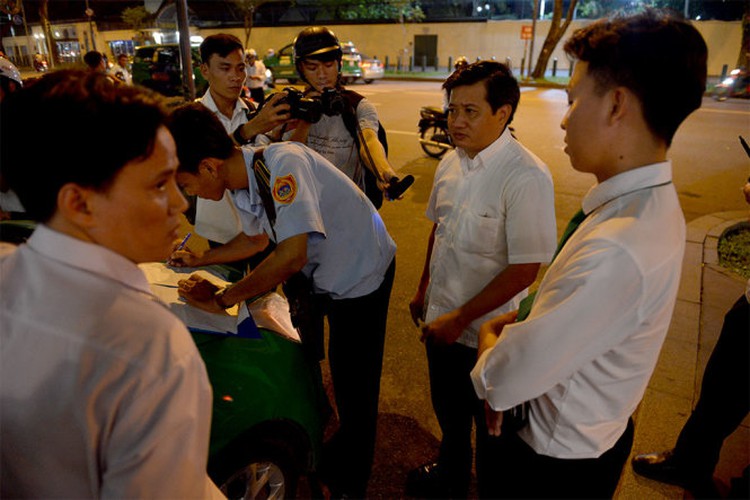 In surprise crackdown, Doan Ngoc Hai brings back ‘sidewalk clearing’ campaign in Saigon