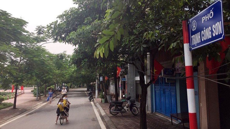 Hanoi to open walking street near West Lake