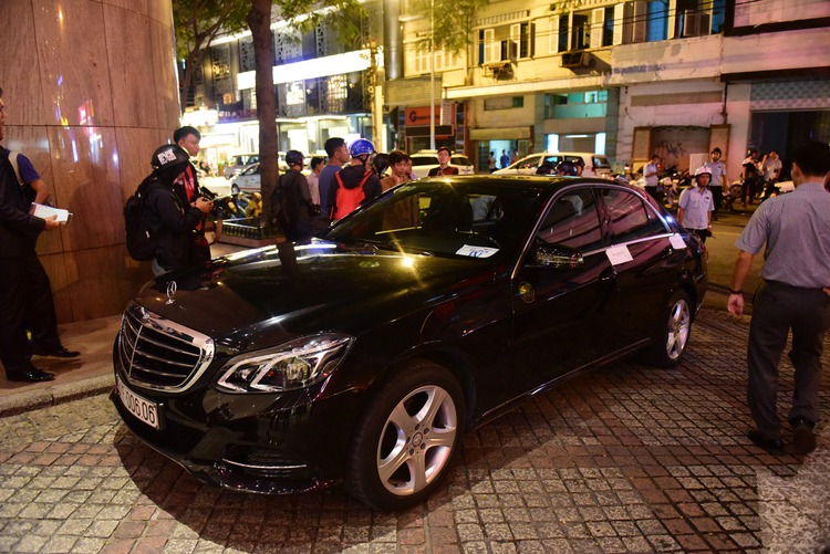 Doan Ngoc Hai shuts down sidewalk parking lots as campaign continues