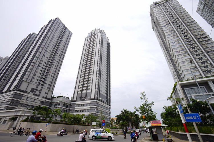 Ho Chi Minh City to halt high-rise construction along frequently congested streets