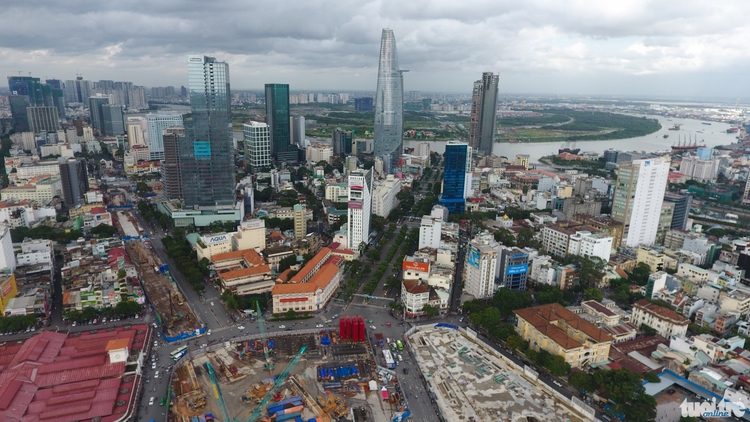 Meet the ‘photographers’ enemy’ at Saigon skyline