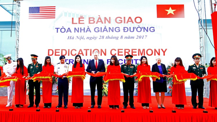 US government funds training center for Vietnamese peacekeeping forces