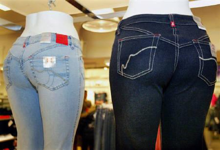 Vietnamese city bans public servants from wearing jeans to work
