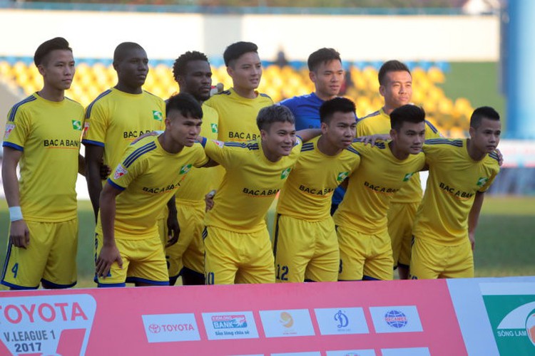 Vietnam’s top-tier football league postpones two early matches as storm Doksuri nears