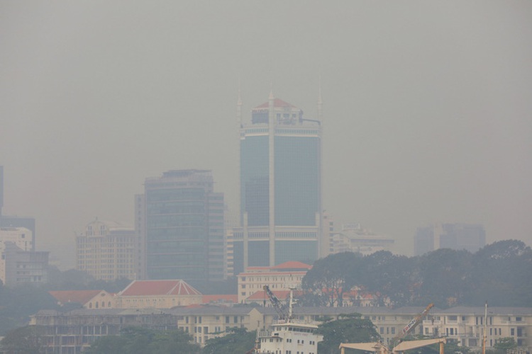 ​Smog blankets parts of Saigon amid rainy season peak
