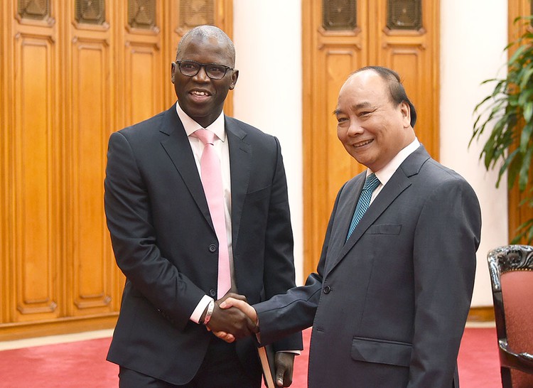 Vietnam seeks World Bank support for mobilization of non-refundable aid