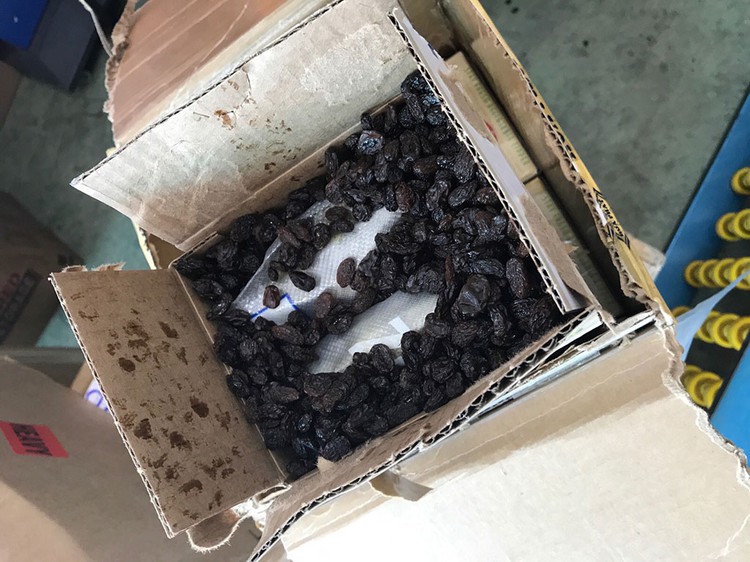 Ho Chi Minh City customs officers uncovers 7.3kg of marijuana in parcels shipped from US