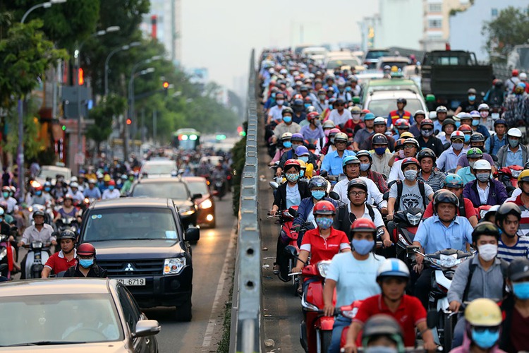 Ho Chi Minh City proposes plan to control motorbike exhaust in 2018