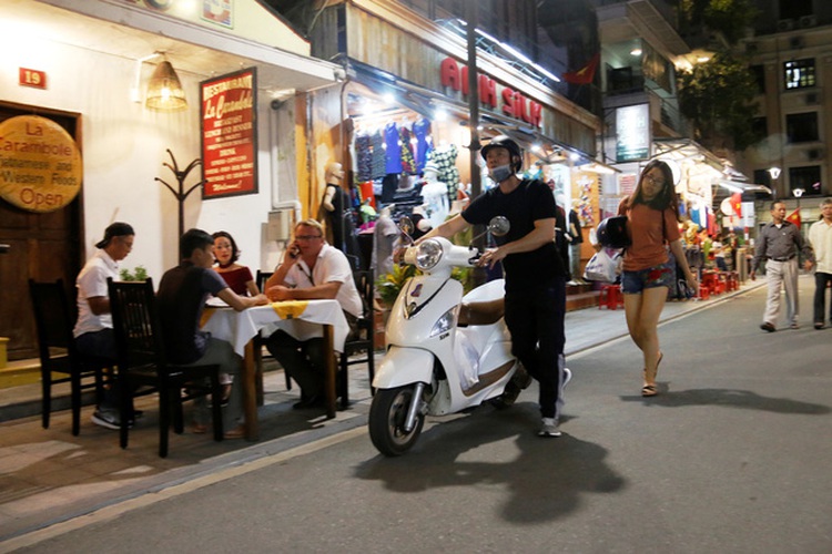 Vietnam’s Hue City formally opens 3 walking streets