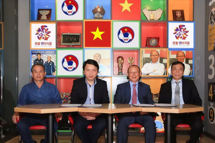 Coach Park Hang-Seo confident before taking command of Vietnam football