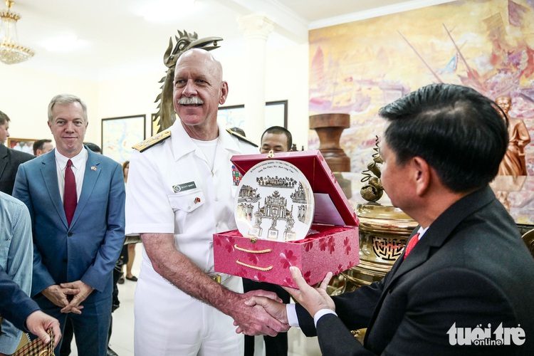 U.S. Pacific Fleet Commander visits Battle of Bach Dang site in Vietnam