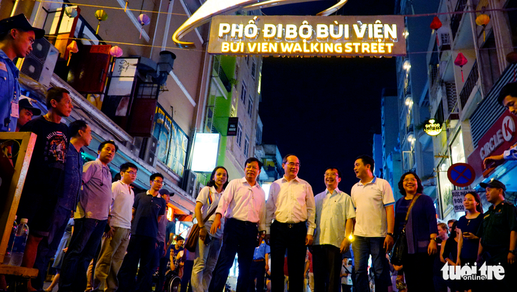 Ho Chi Minh City Party chief pays surprise visit to Bui Vien