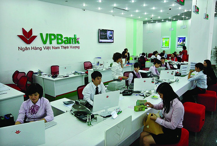 Vietnamese man nabbed for extorting bank employee