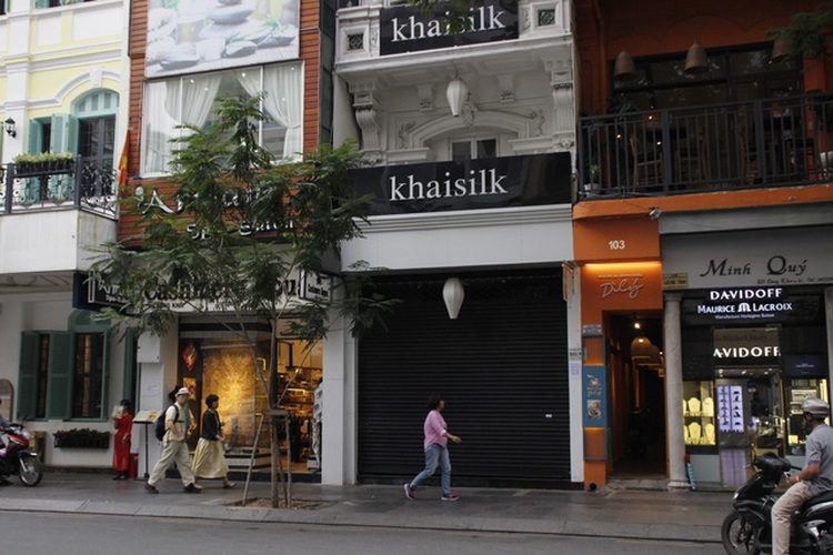 Hanoi market watchdog says Khaisilk store attendants to blame for ‘Made-in-China’ scandal