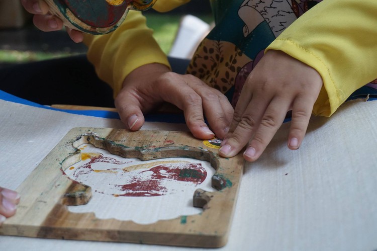 Reviving Vietnam’s folk art of Dong Ho woodcut painting