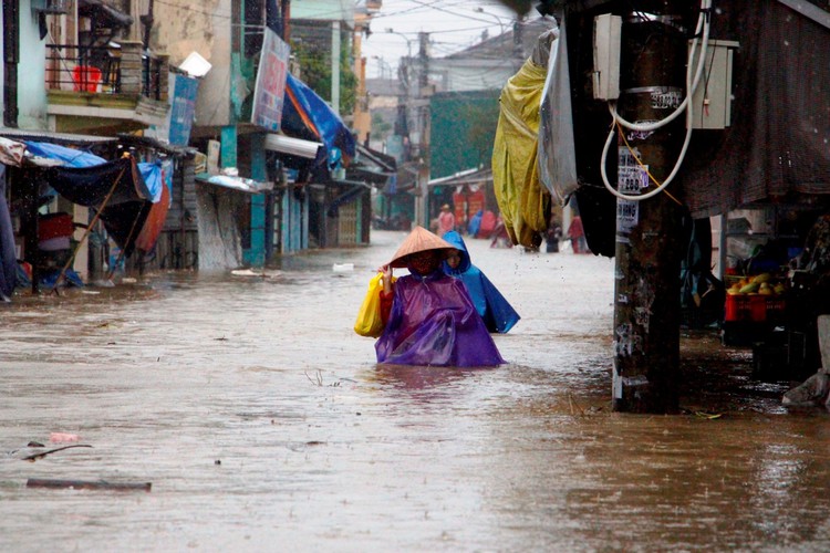 ​Breakfast @ Tuoi Tre News – November 6