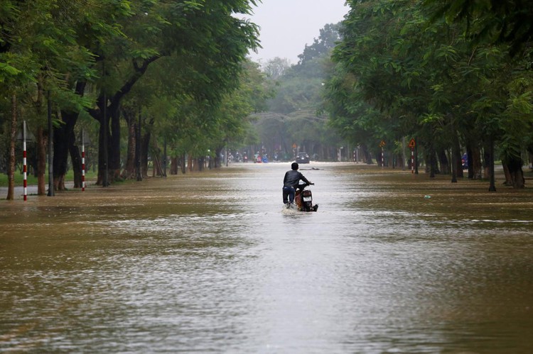 Death toll from Vietnam storm nears 50