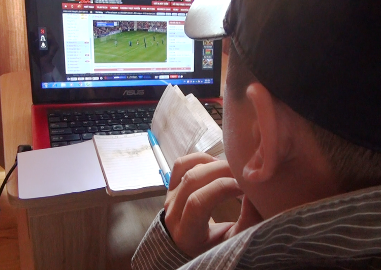 ​Online gambling offers easy access at huge risk in Vietnam