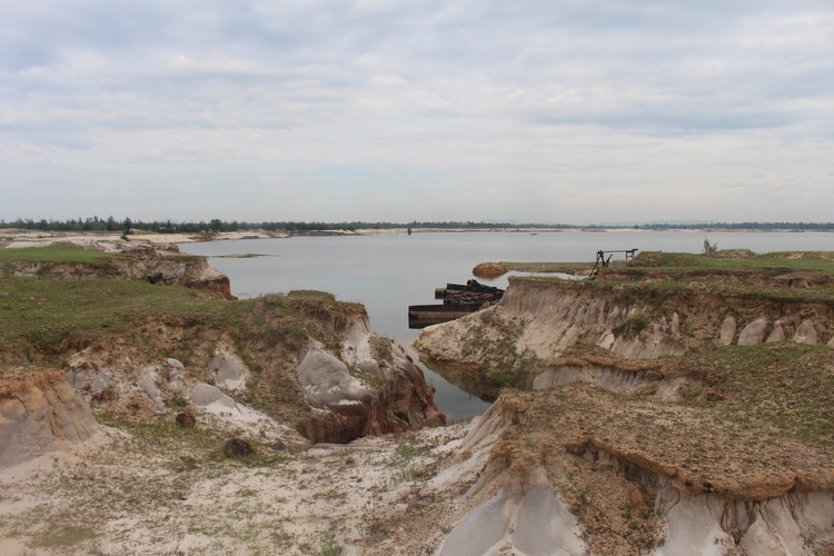 Southeast Asia’s largest iron mine abandoned in central Vietnam