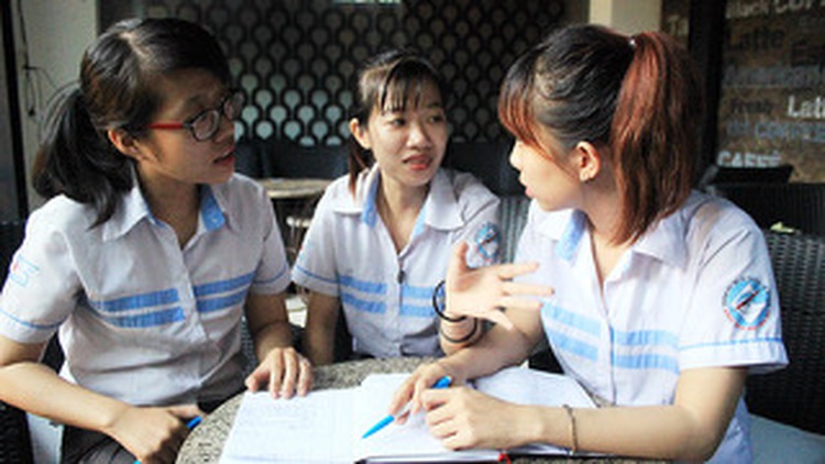 ​Vietnamese undergrads propose financial education project for primary students