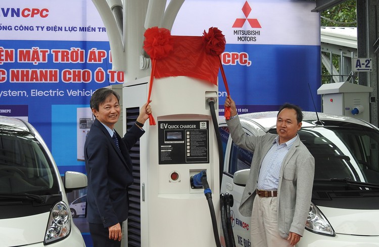 Central Power Corporation operates electric cars, charging station in Da Nang