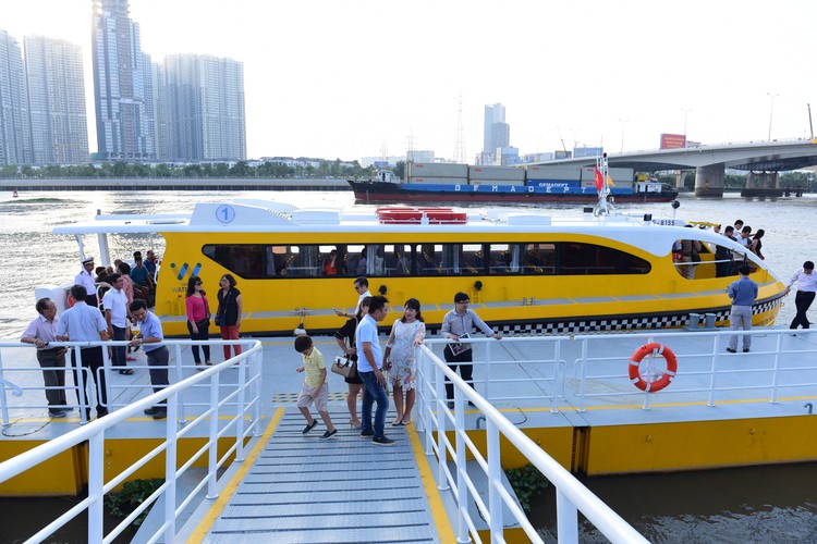 Saigon water bus to launch this weekend with free-ticket campaign