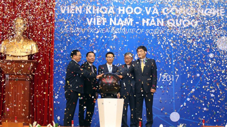 Vietnam, Korea kick off joint science institute project in Hanoi