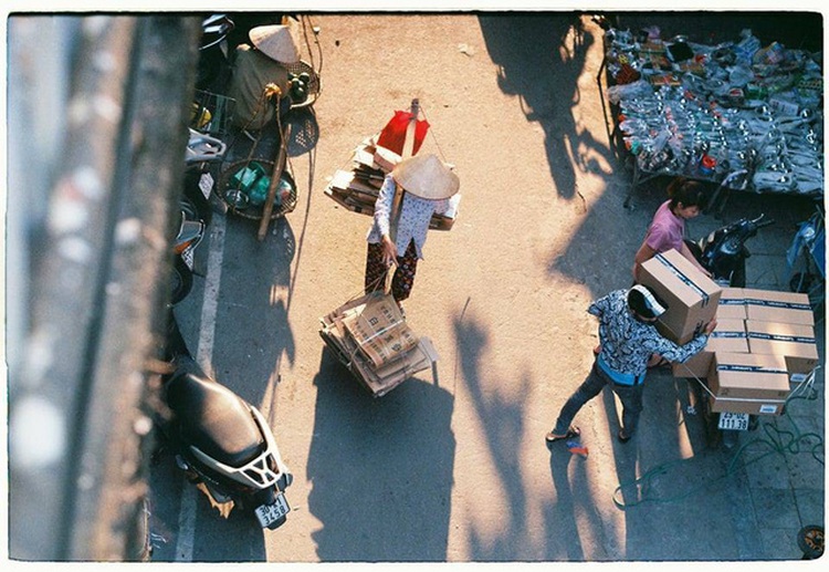 Vietnamese youth bring film photography back in vogue