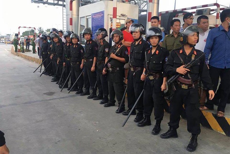 Vietnam PM orders interim shutdown of notorious tollgate amidst mounting outcry