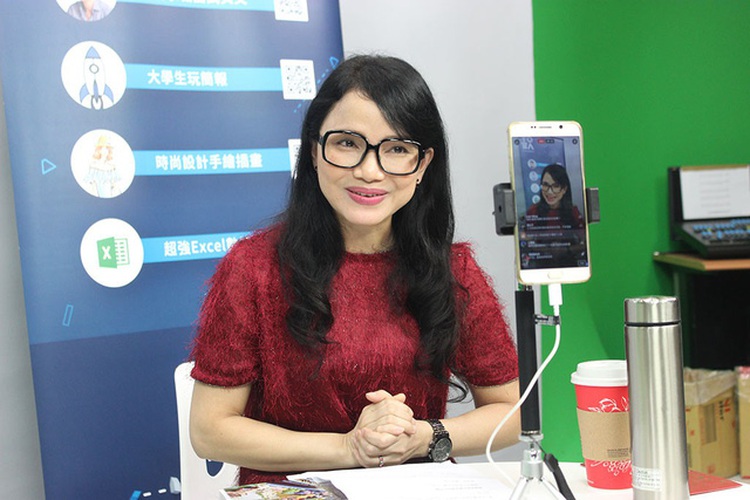 Children of Vietnamese brides in Taiwan yearn to learn mothers' native language