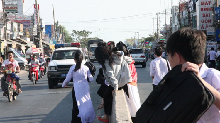 Vietnam to punish pedestrians for traffic law violations in 2018