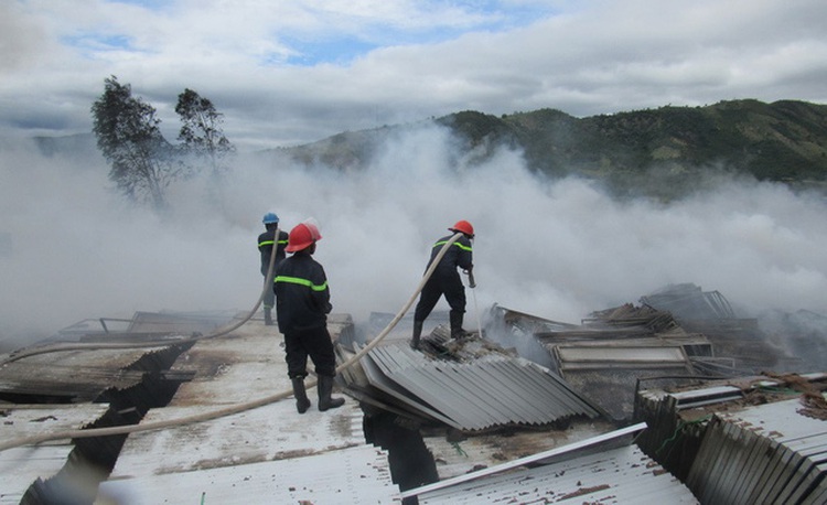 Fire destroys over 30,000 solar panels in central Vietnam