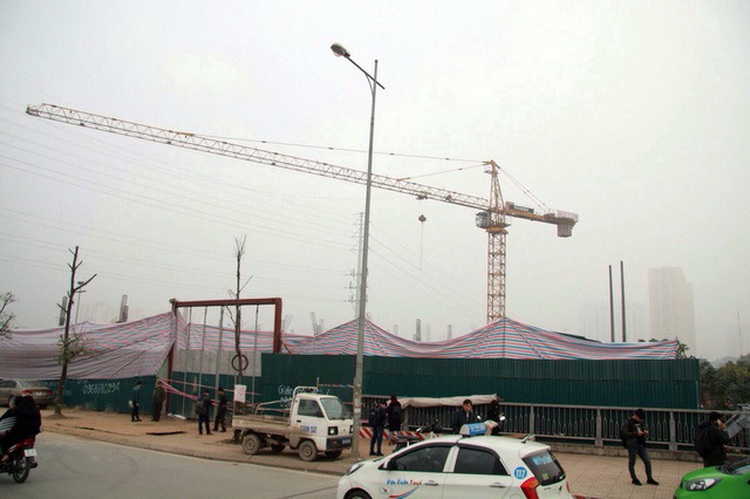 At least three killed in scaffold collapse in Hanoi