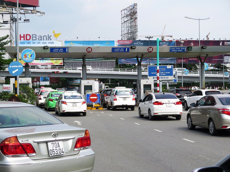 Airport operators defy Vietnam government inspectorate conclusion to collect road fee