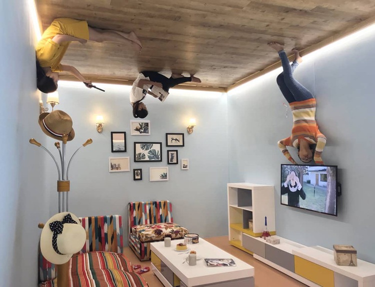 Upside-down building in Da Nang lures Vietnamese youth