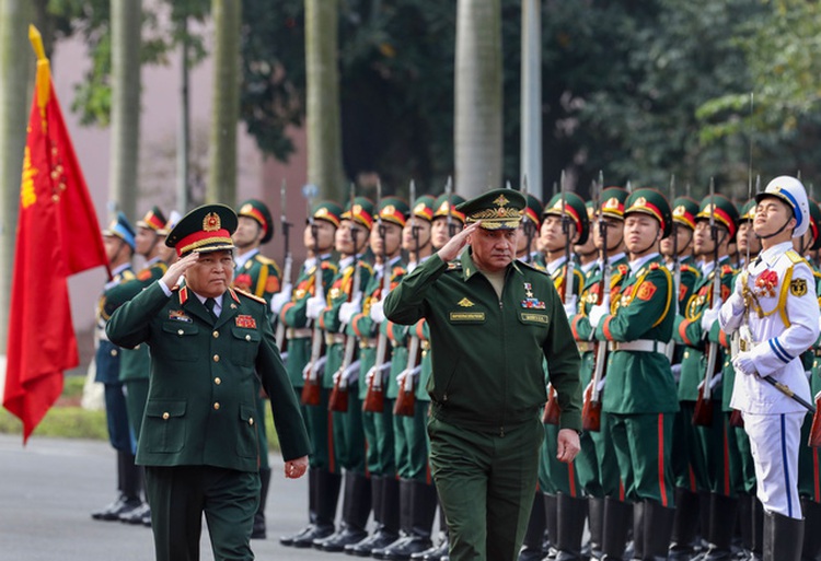 Vietnam, Russia tighten bilateral defense cooperation