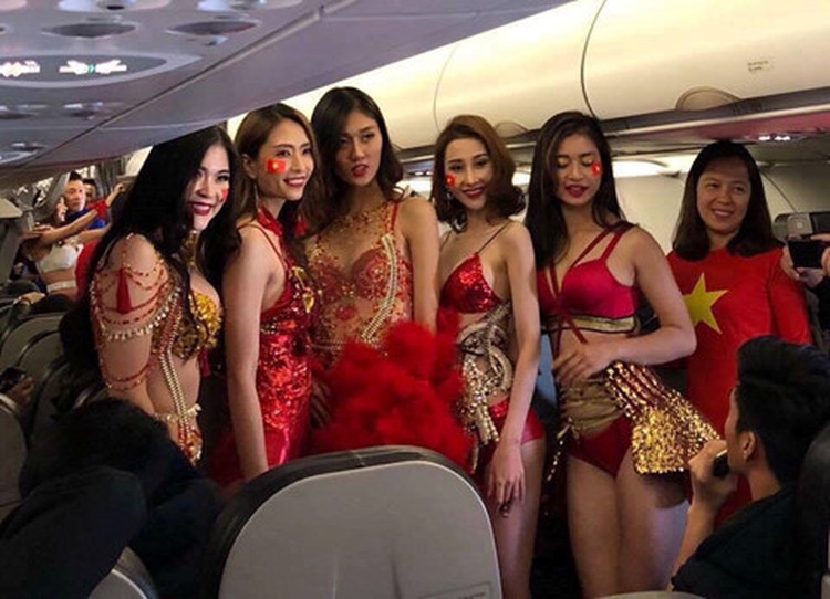 VietJet fined for bikini show on plane carrying U23 footballers home