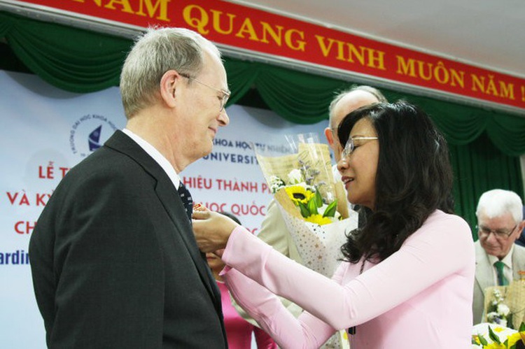 8 Danish professors awarded Ho Chi Minh City Badge