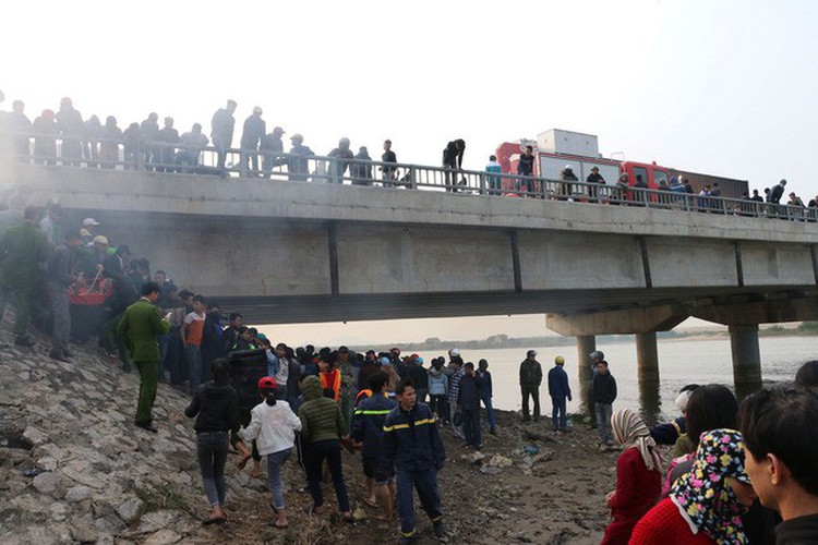 Vietnamese awarded premier’s merit certificate after losing life saving mother, two children