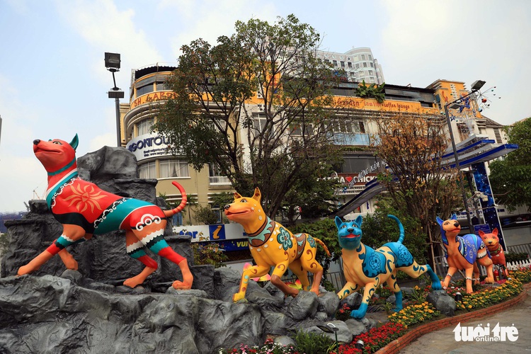 Ho Chi Minh City flower street ready to celebrate Year of Dog