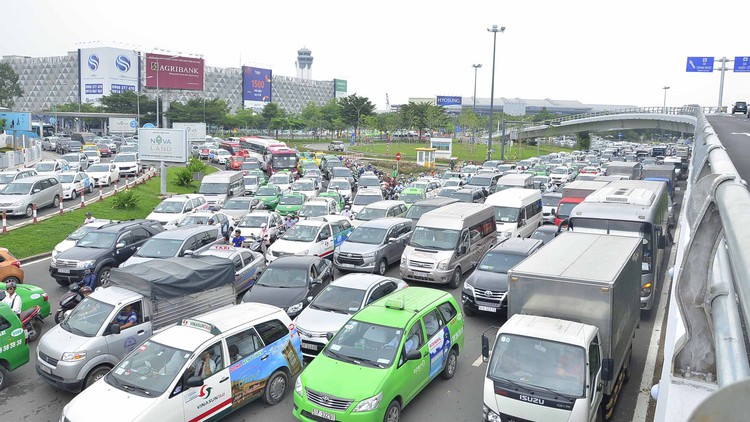 ​Debate over expansion options for overloaded Ho Chi Minh City airport