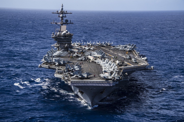 US aircraft carrier USS Carl Vinson arrives in Da Nang