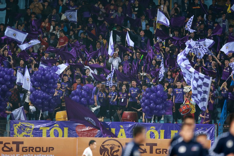 ​Vietnam’s top-tier football league kicks off 2018 season with record audience