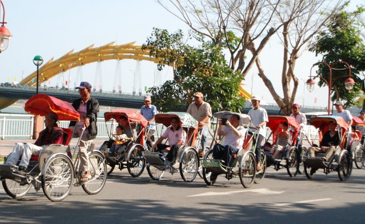 Vietnam’s Da Nang operates hotline to assist visitors