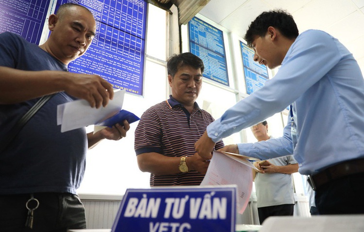 Vietnam moves toward electronic toll collection