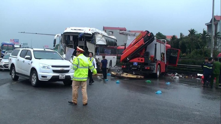 Nine seriously injured as fire truck collides head-on with bus in Vietnam