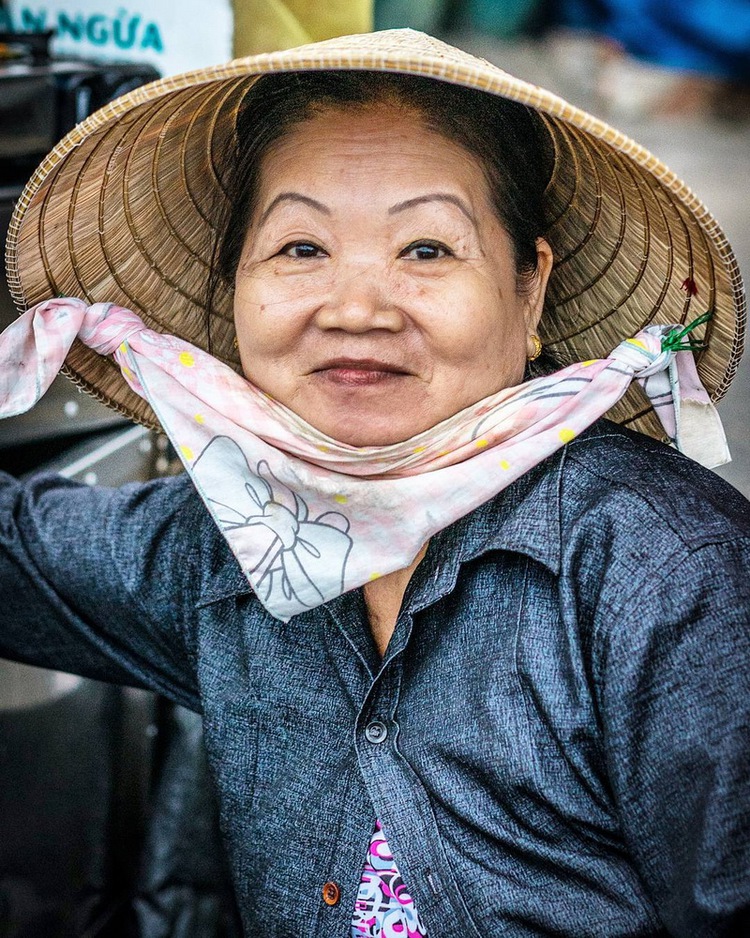 Saigon market women through the lens of Swedish photographer