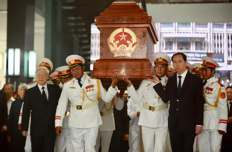 Thousands say farewell to late Vietnamese premier Phan Van Khai