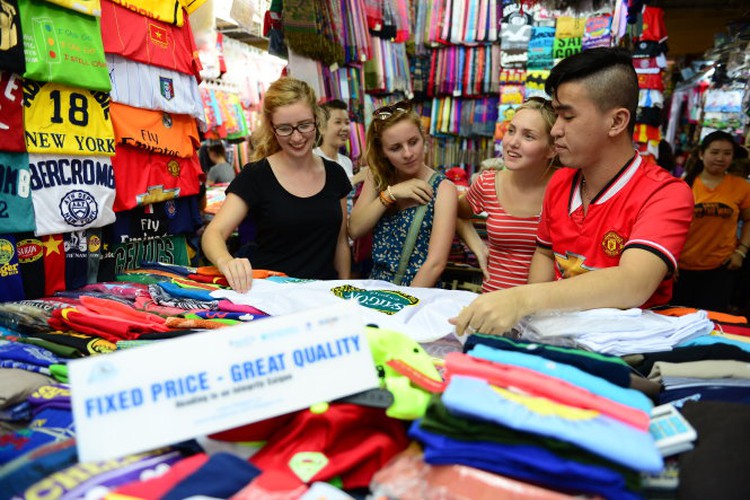 ​Vietnam should add more countries to visa-free list: insiders